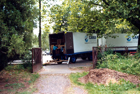 Abfahrt von der art-ambulance, Berlin zur Manege nach St. Petersburg, Juni 1999